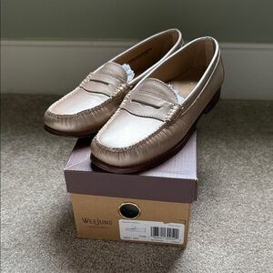 G.H. Bass & Co. Women's Beige Weejuns Loafers